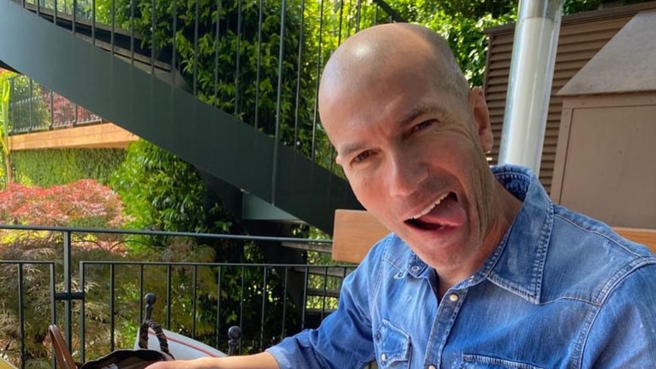 Zidane`s outstanding performances saw him win the prestigious Ballon d`or award in 1998 Zidane`s outstanding performances saw him win the prestigious Ballon d`or award in 1998